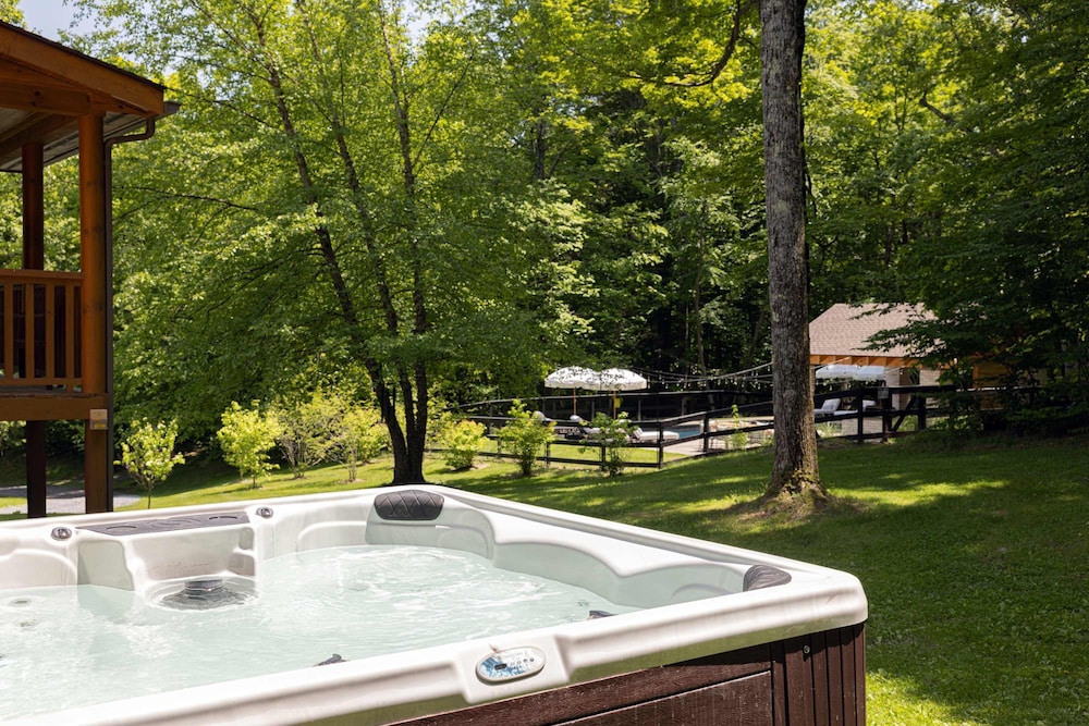 Luxury Private Estate w Pool Near Rhinebeck