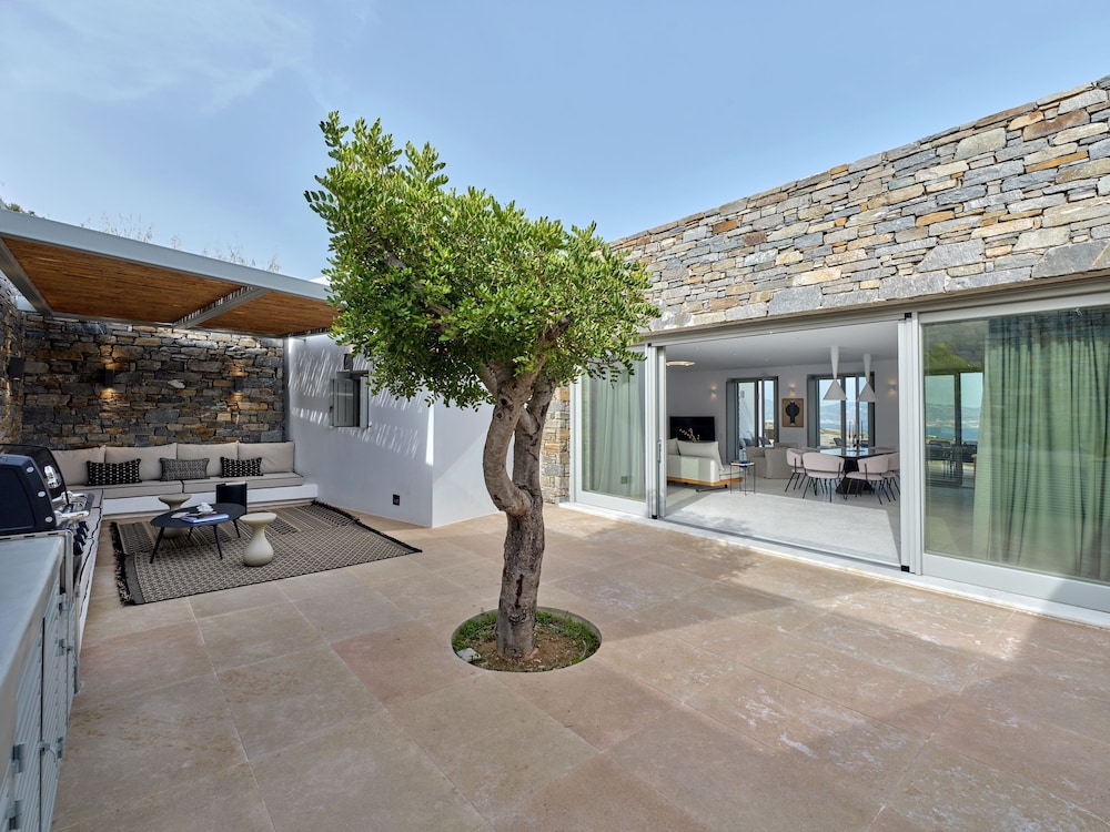 Aegean Hestia Luxury Villa of Paros