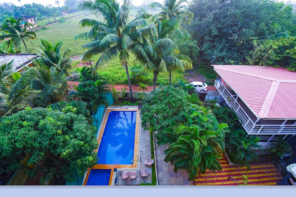 Fabhotel Edem Garden