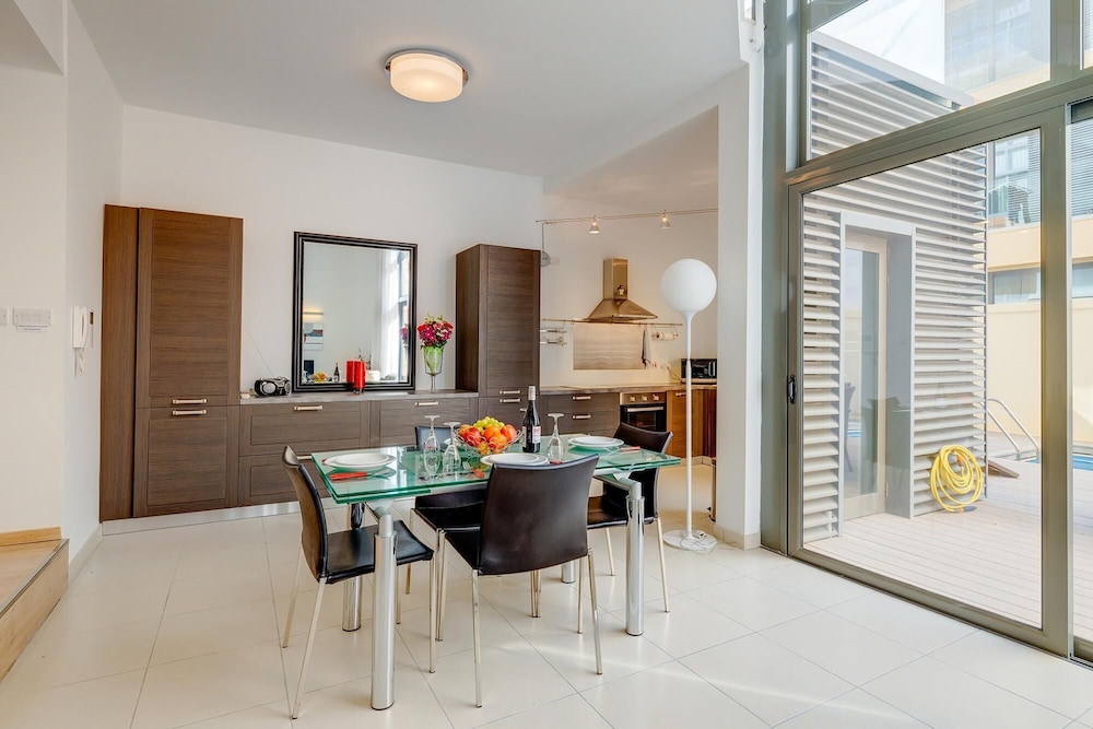 Duplex Luxury Apartment in Portomaso With Pool photo 3