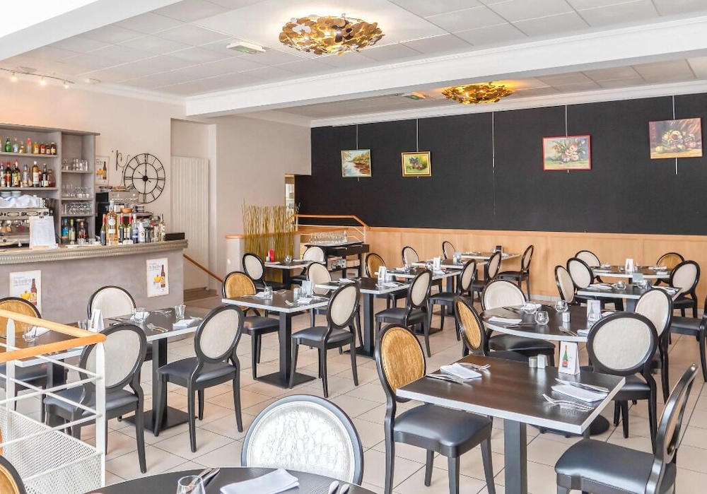 La Grande-Motte Vacations - Logis Hotel Le Chene Dore - Property Image 4