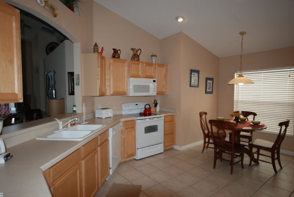 4BR Davenport Pool Home by Watson-236BON view 4