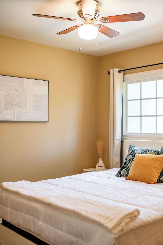 Cozy Getaway Bright, Clean & Fully Equipped
