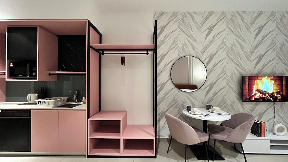 The Paxtonz by Manhattan Group