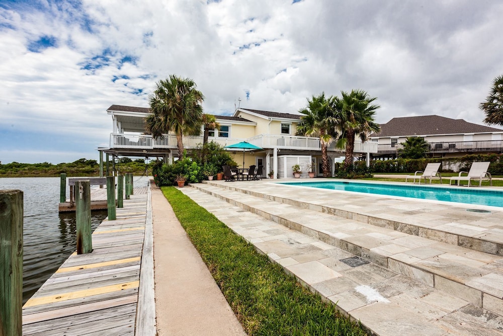 Luna Mar by Ryson Vacation Rentals