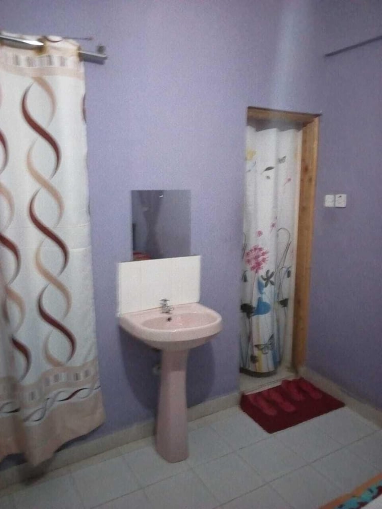 Batian Guest Hotel