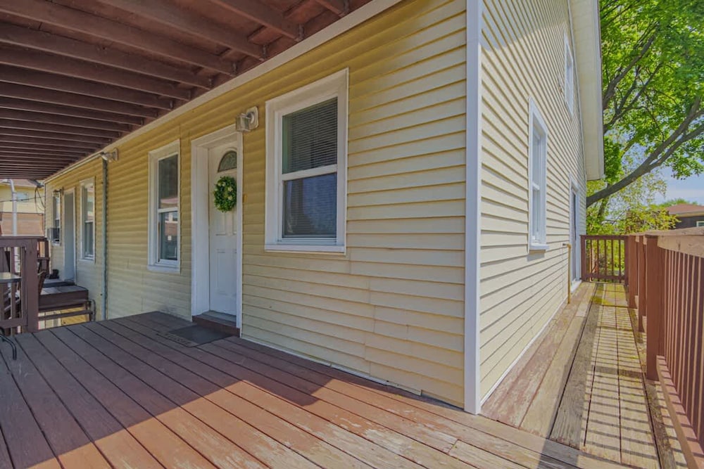 Comfy One Bed Apartment in Forest Park
