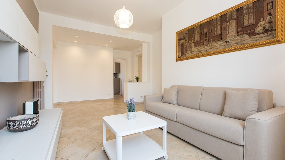 Rental in Rome Taurasia