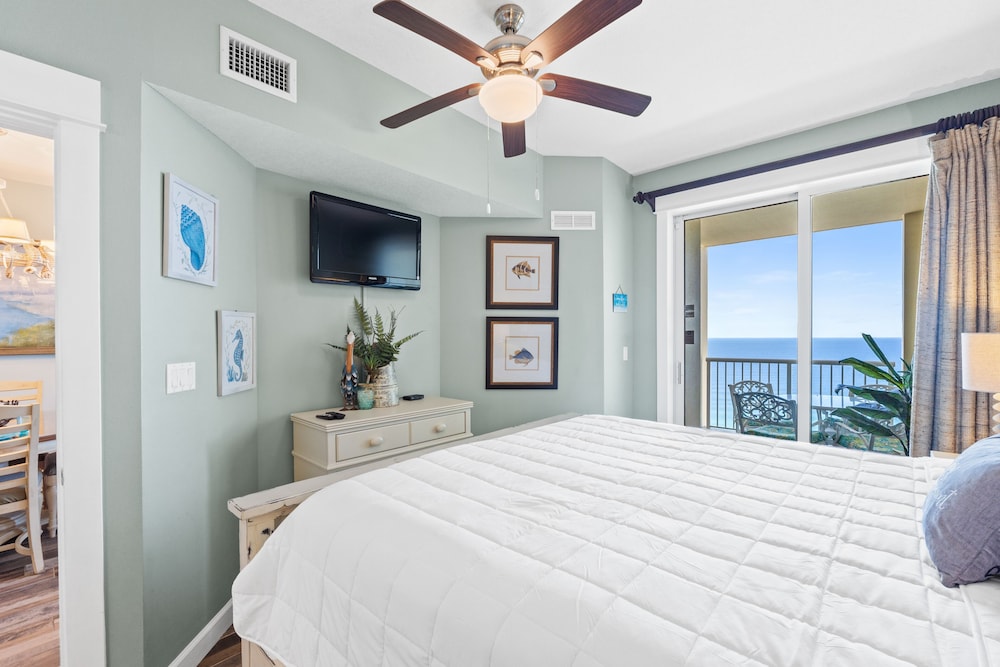 Grand Panama Beach Resort by Book That Condo