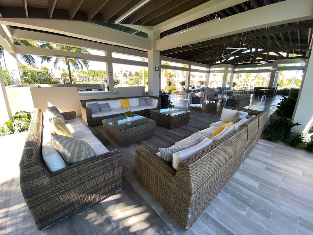 Family Villa Oleana Waterviews Oceanfront With Water and Generator