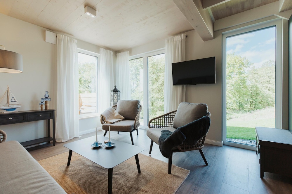 Skandinavisch Eingerichtetes Doppelhaus in Sagard