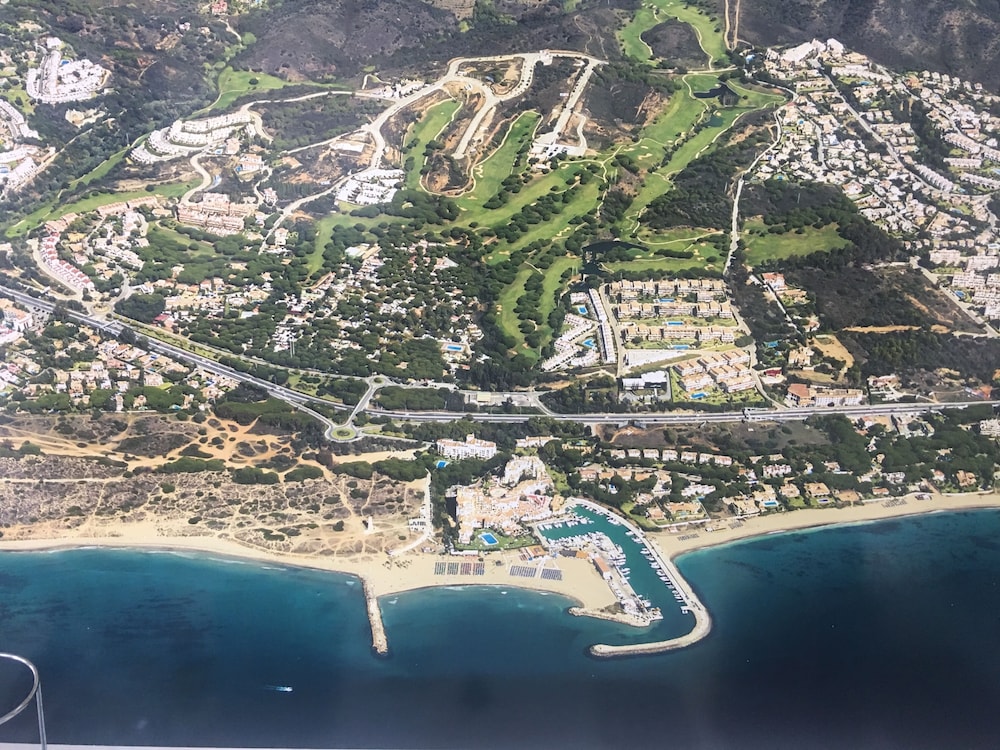 Cabopino/townhouse/marbella/sleeps6/pool
