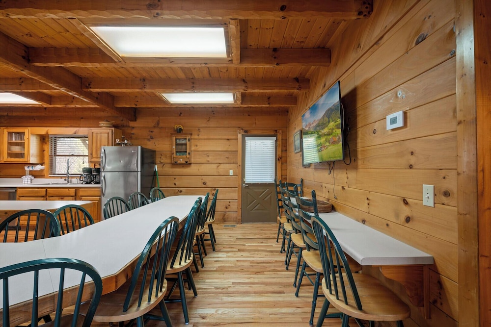 Country Pines Lodge