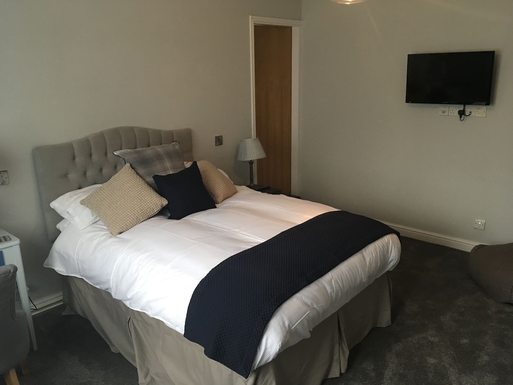 The Bluebell Inn and Lodge