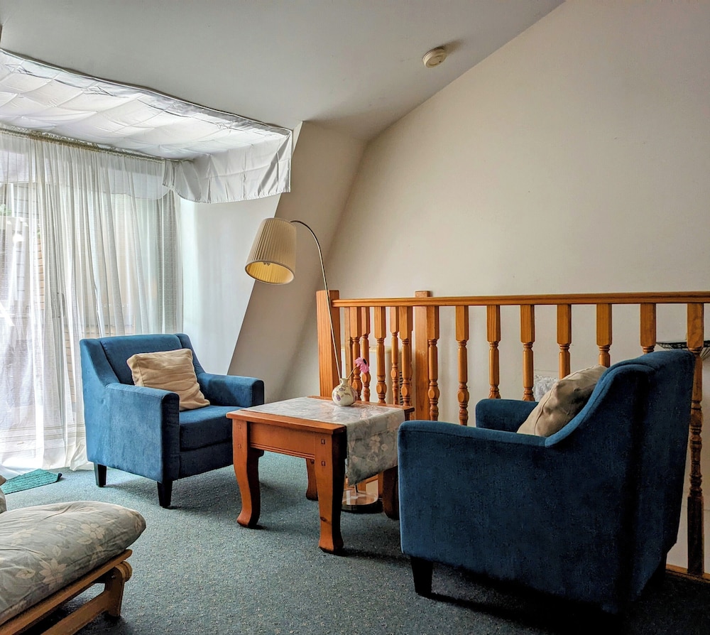 Moon House - Property Image 14