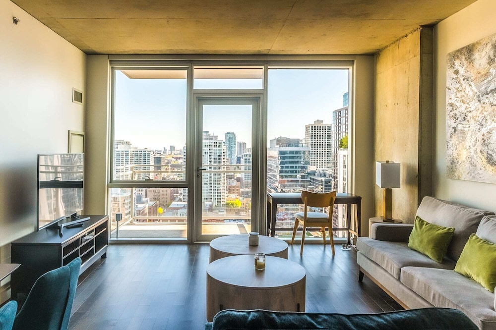 Luxury Apartment With Private Office & Terrace photo 2