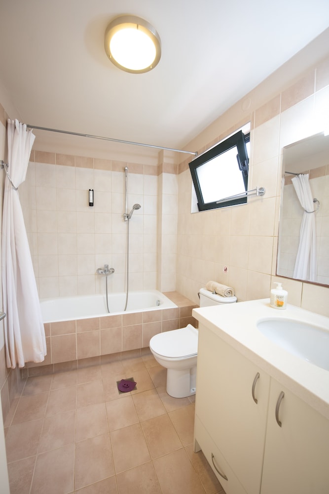 Portela Suites Kampoula