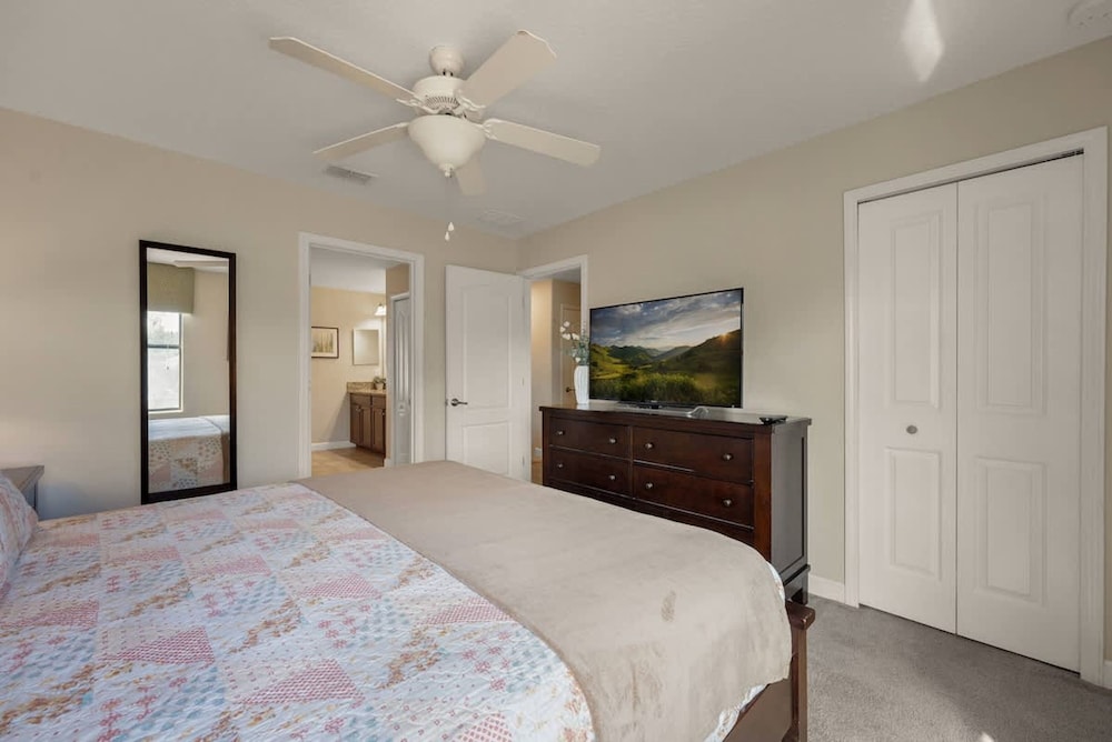 Cozy Comfortable 9BR Retreat in Champions Gate