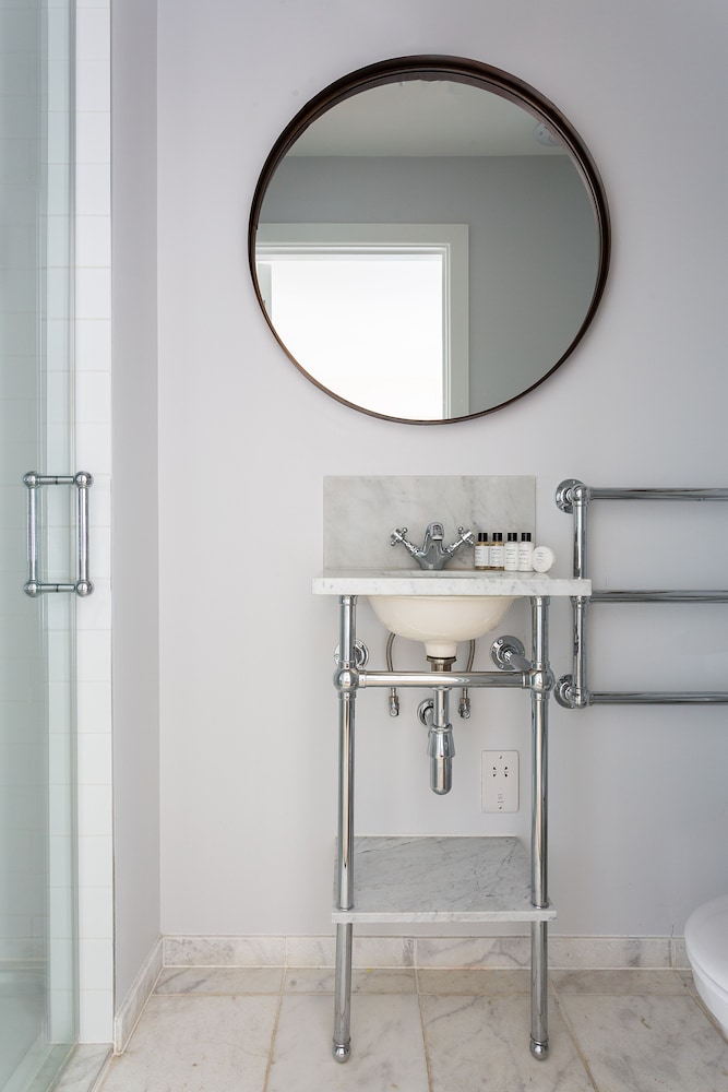 Oakington Road by Onefinestay