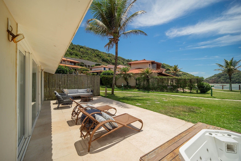 Bz77 Pe na areia Casa jacuzzi 4 suítes