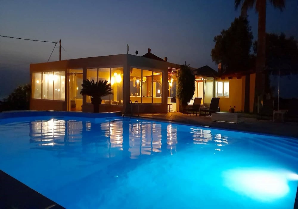 Lofos Panorama Apartments view 4