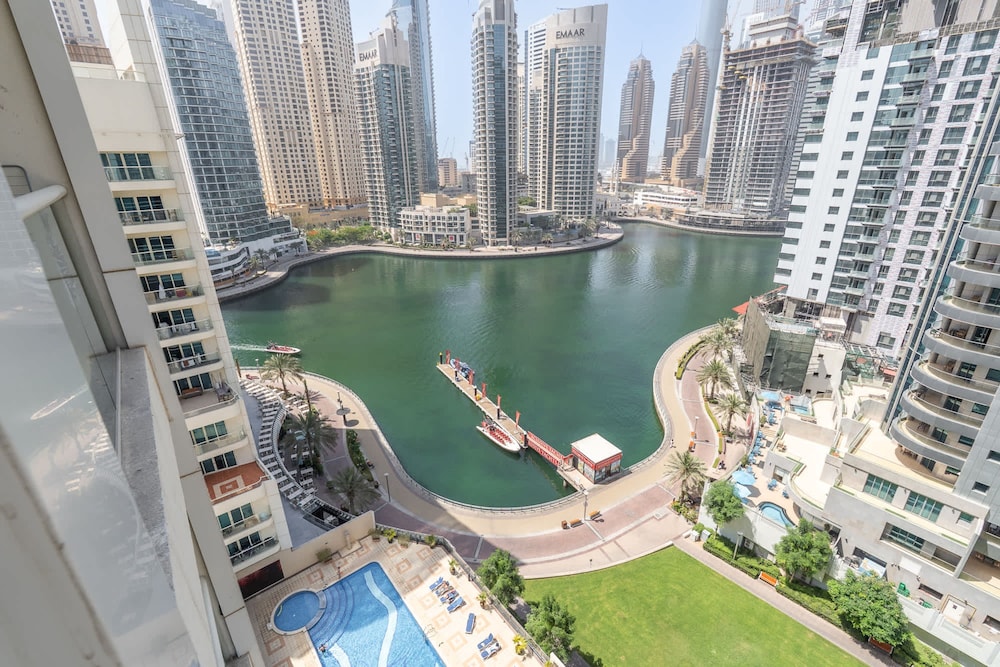 Marina Views 1-bedroom Sleeps 4 With Balcony