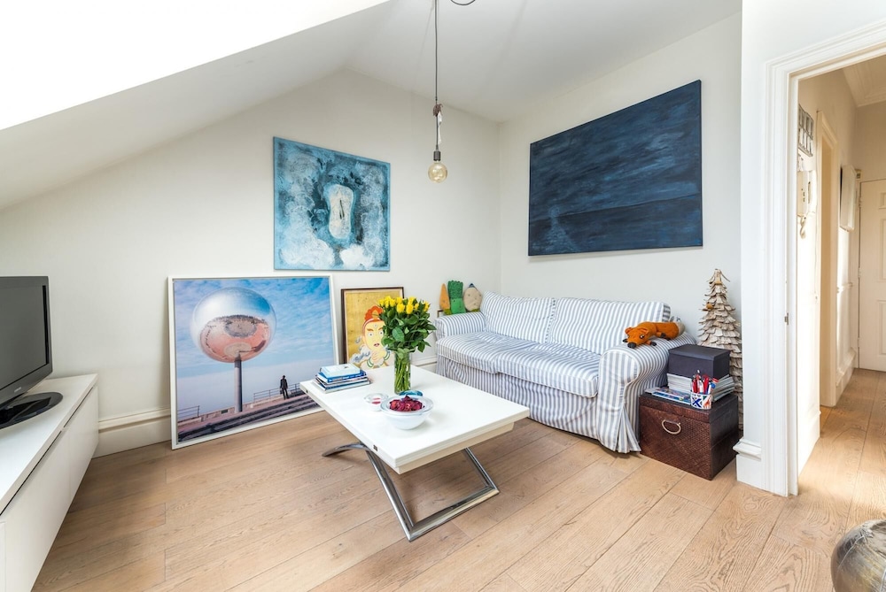 Pleasant Earl s Court Apartment Near Hyde Park