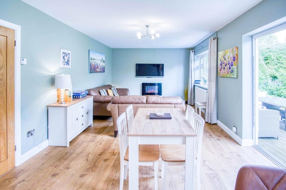 Marshmallow - 2 Bedroom Cottage - Oxwich