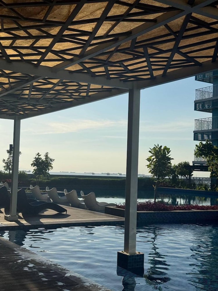 BAYSHORE RESIDENTIAL RESORT 2 PHASE 1