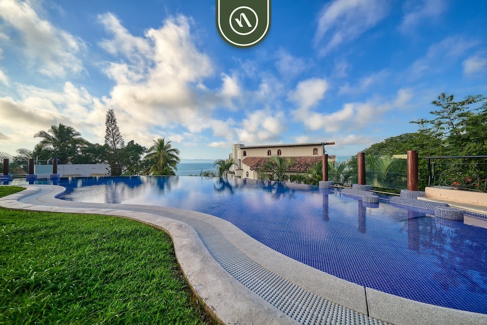 Oceanview 3 BR Condo - Amazing View From Terrace