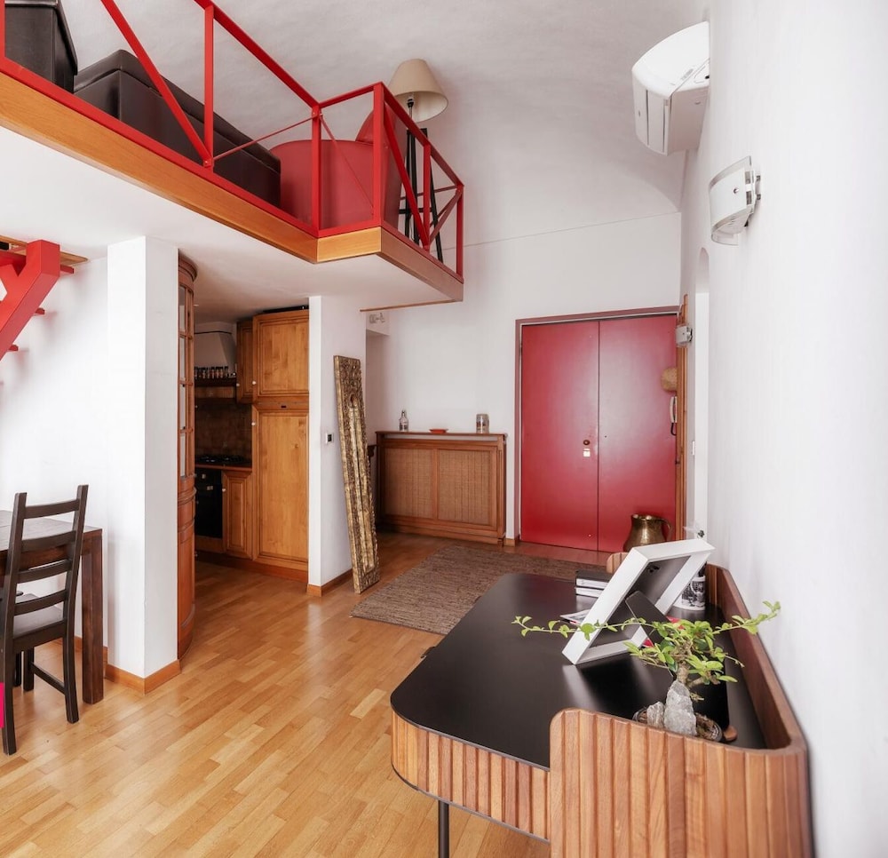 Central Festival Apartment by Wonderful Italy view 2