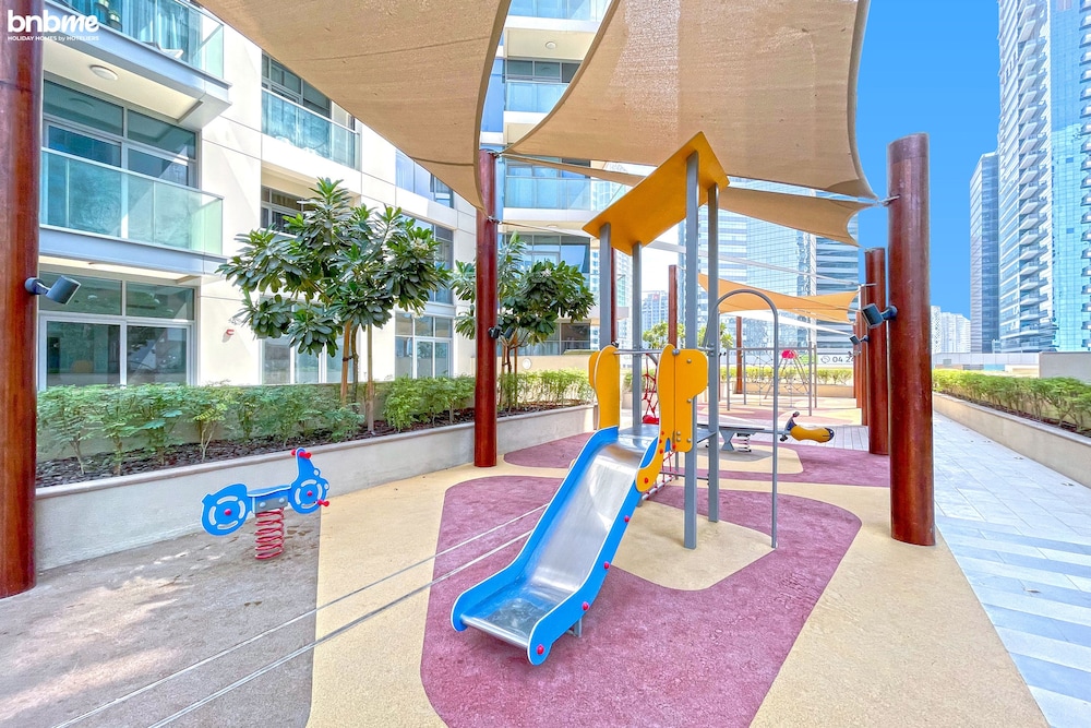 1B-Bellevue Tower 2-1902 by bnbme homes