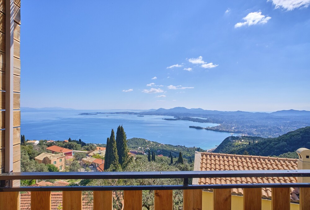 Christine's Seaview by Corfuescapes