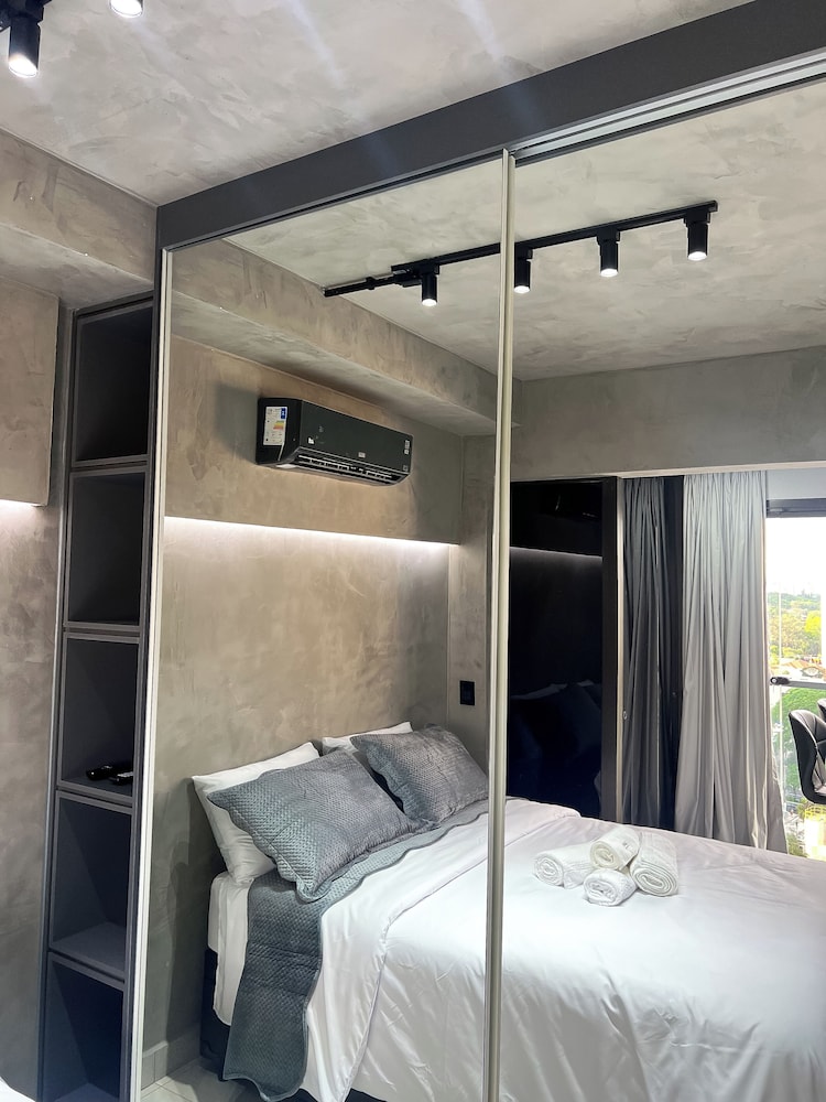 Studio Executivo 230m do metro Brooklin