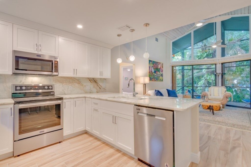 Just By Chance 3 Bedroom Home by Redawning view 4