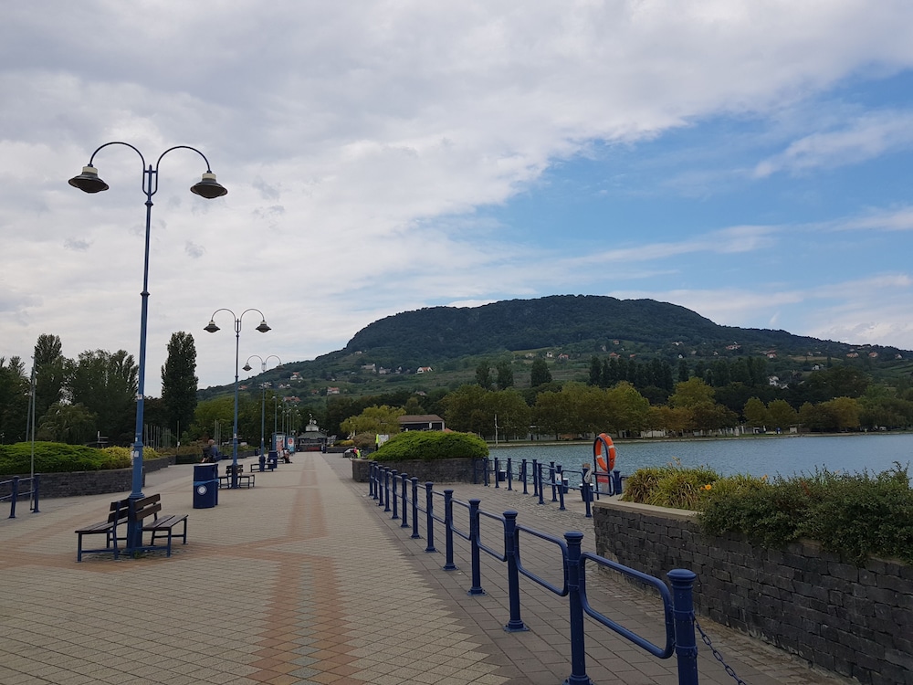Photo 37