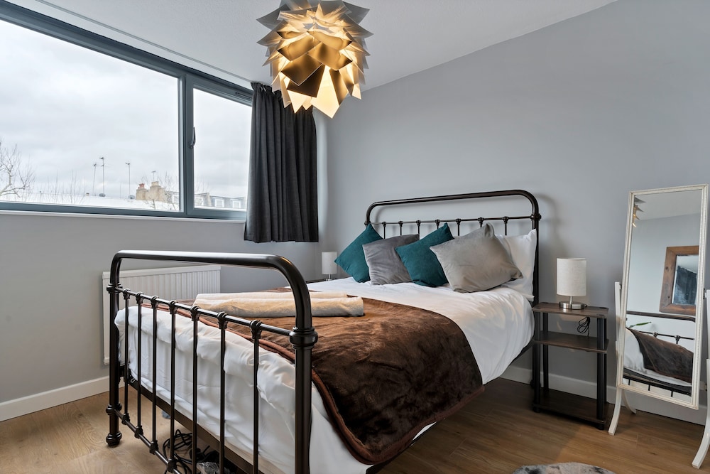 Kensington 3 Bedroom Flat Close2subway