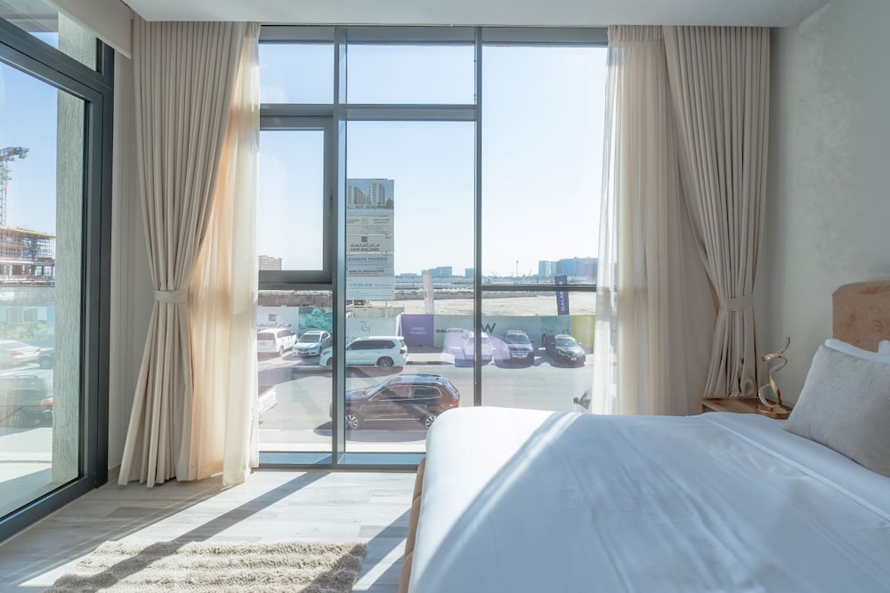 Luxury townhouse in Al Danah Bay