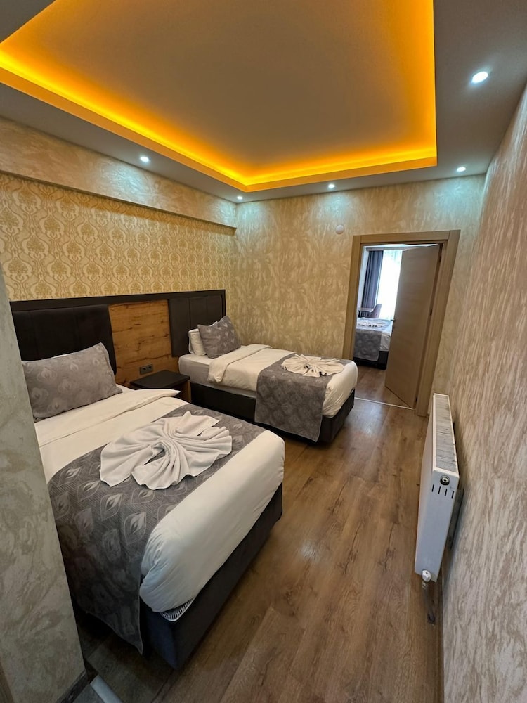 HOTEL PERA WHİTE