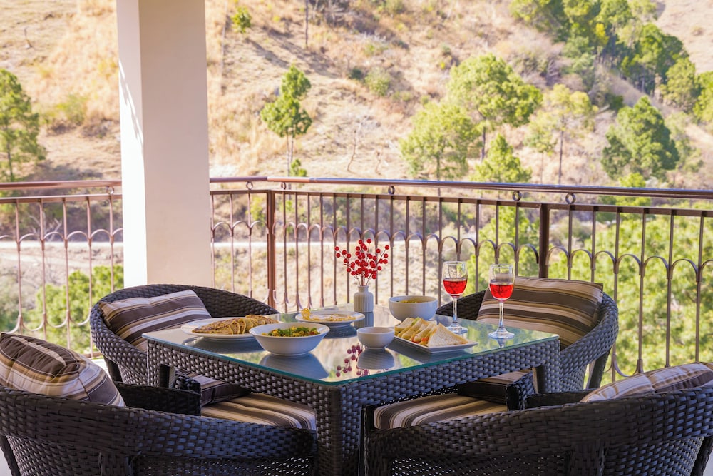 Alaya Stays Captains Nest 3 BHK Retreat With Garden & Scenic Views