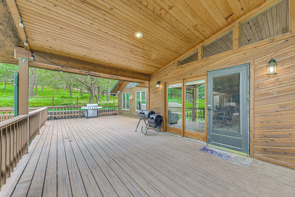 Hot Tub & Deck: Home 1 Mi to Ruidoso River!