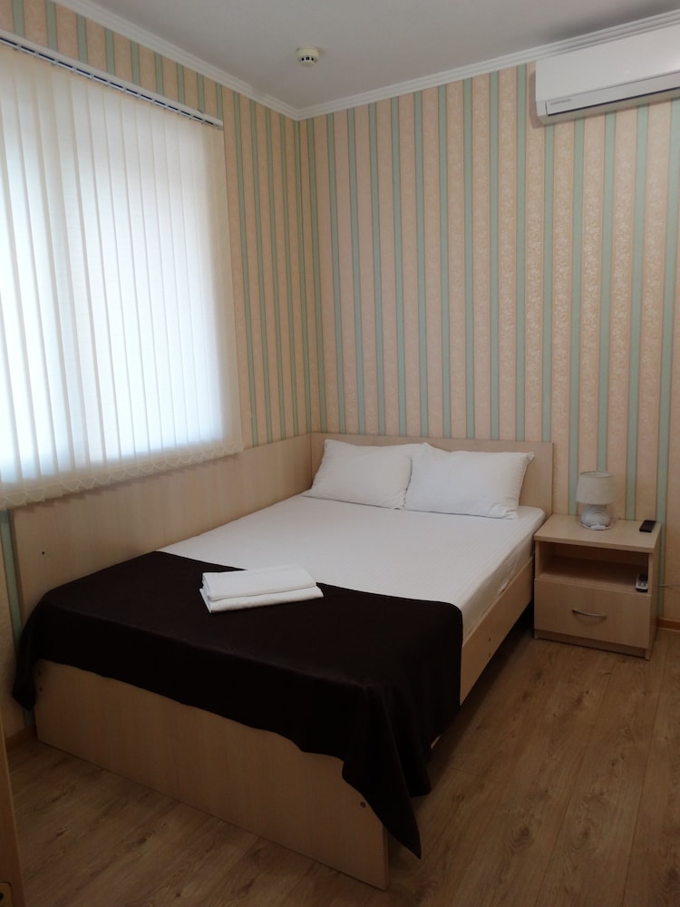 Emigrant Mini Hotel