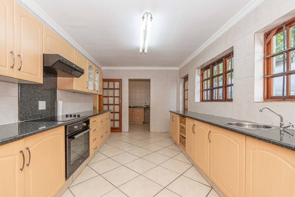 Super Spacious Fun Home! With Pool, Den and Bar