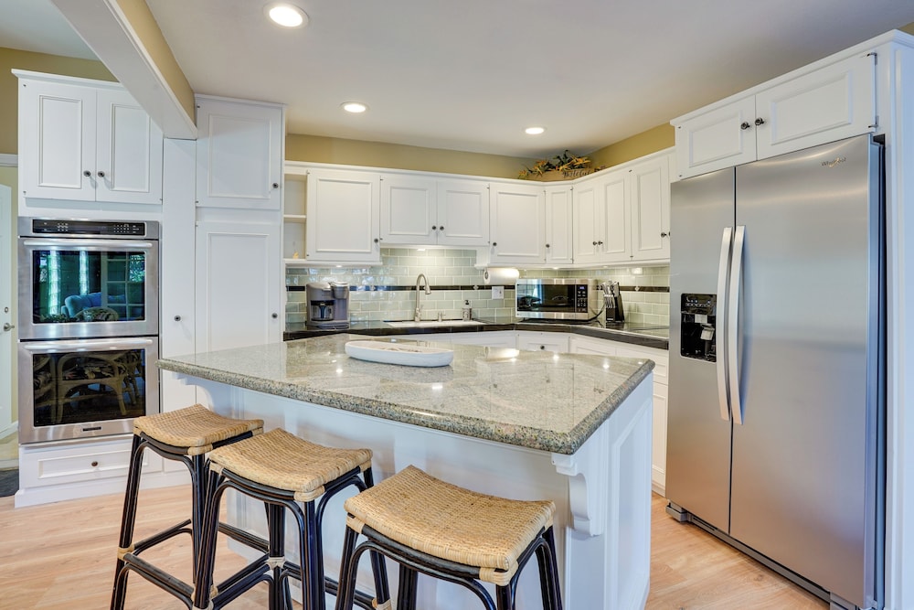 Huntington Beach Vacation Rental ~ 3 Mi to Dtwn!