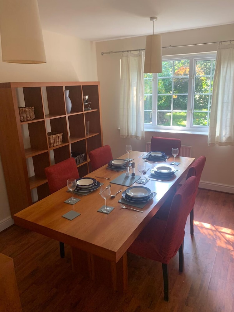 3 bedroom house in Reading view 3