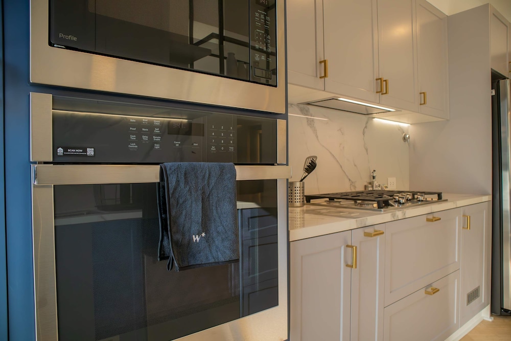 w Lovely 3BR With Incredible Balcony in Miraflores