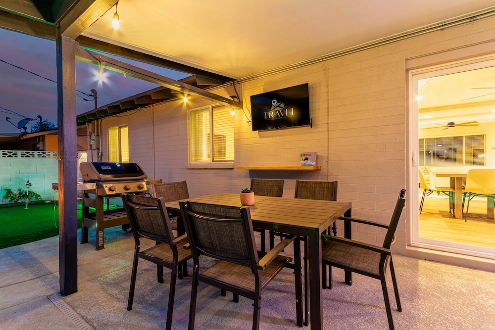 NEW The Mesquite Retreat on Oak Entertainers Oasis