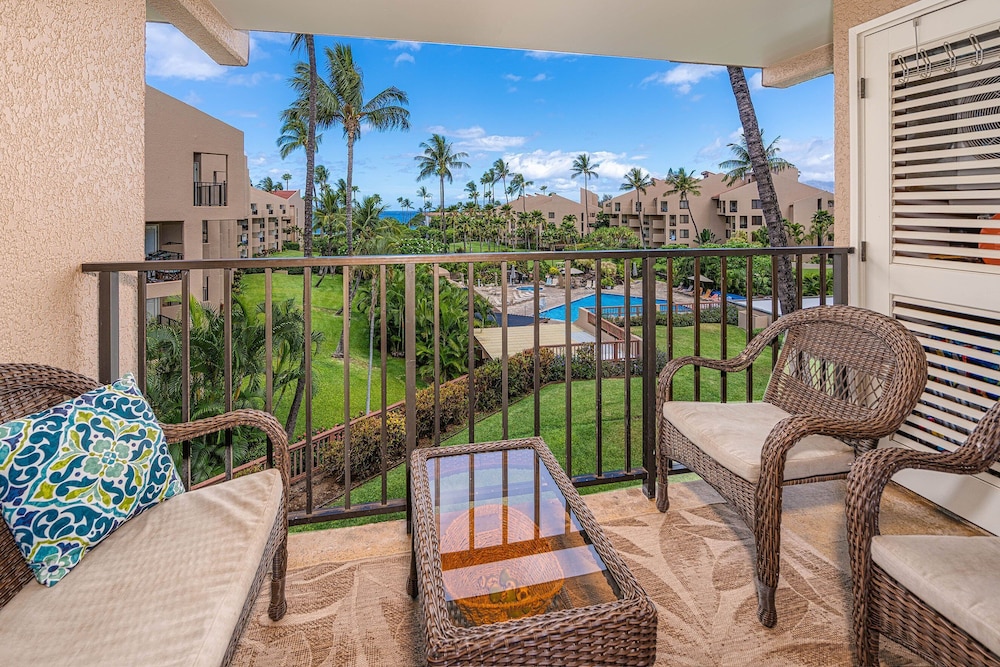 Kamaole Sands 5-303 - Contemporary, Ocean Views, Prime Courtyard Location, AC