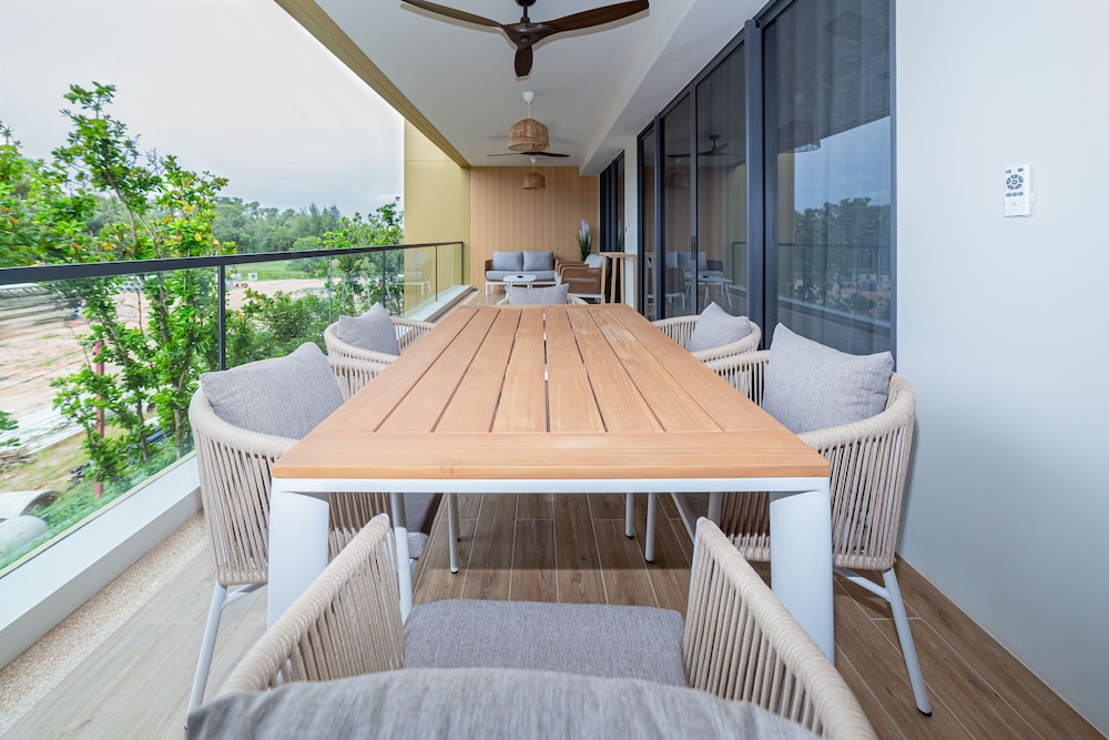 Beachside 2BR 200 m to BangTao beach