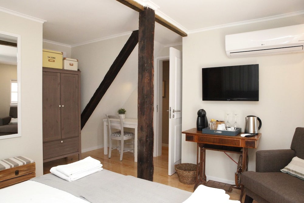 Flores Guest House